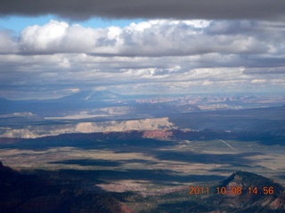 140 7q8. aerial - Utah - white cliffs