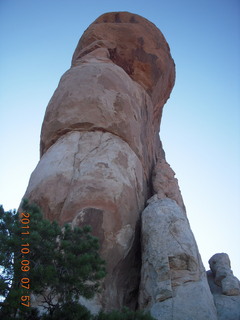 37 7q9. Arches National Park - Devil's Garden hike - Dark Angel