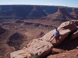 97 7q9. Dead Horse Point hike - Adam (tripod)