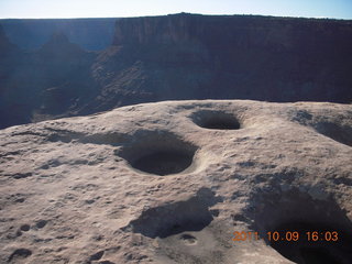 137 7q9. Dead Horse Point hike - potholes