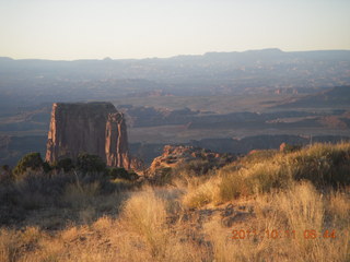 16 7qb. Canyonlands National Park - Lathrop trail hike - sunrise