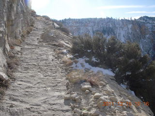 172 7sf. Zion National Park - Observation Point hike