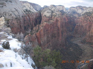 476 7sf. Zion National Park - Angels Landing hike - summit
