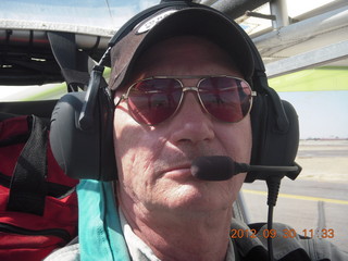 46 81w. Larry S taxiing at Glendale (GEU)