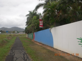 73 83d. Tjapukai Aboriginal Cultural Park - walking there