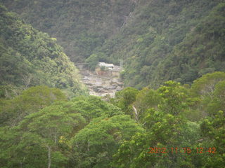 225 83f. rain forest tour - Skyrail
