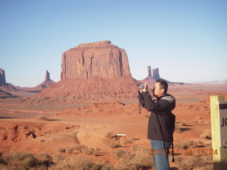 365 83q. Monument Valley tour - Sean taking a picture