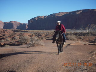 372 83q. Monument Valley tour - horseman