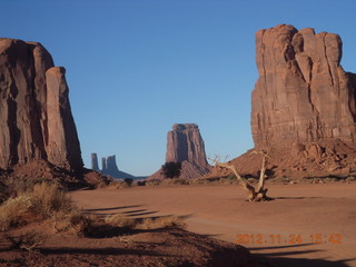 391 83q. Monument Valley tour