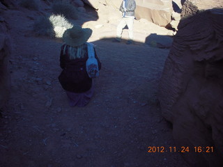 454 83q. Monument Valley tour - Sean taking a picture of Kristina