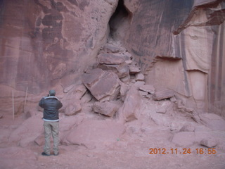495 83q. Monument Valley tour - Sean and petroglyphs