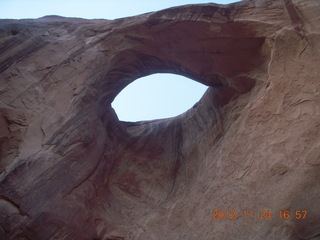 499 83q. Monument Valley tour - Sun's Eye arch