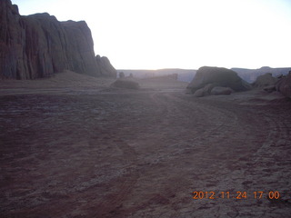 503 83q. Monument Valley tour