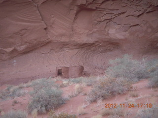 507 83q. Monument Valley tour - ancient dwelling