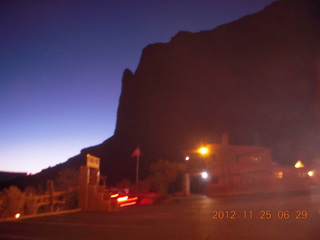 515 83r. Monument Valley - dawn