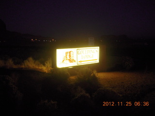 520 83r. Monument Valley - Goulding's lit sign