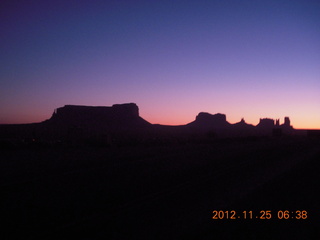522 83r. Monument Valley run - dawn