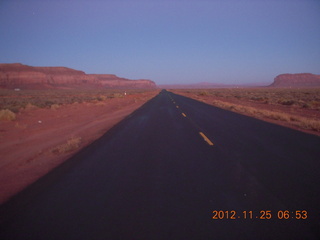 526 83r. Monument Valley run - dawn