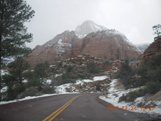 316 84q. Zion National Park - drive
