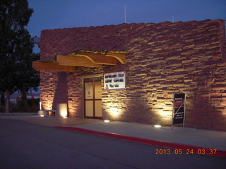 2 89q. Canyonlands Field building (CNY)