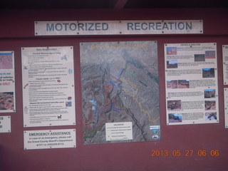 11 89t. Harrah Pass drive - signs