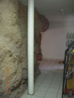 18 89u. Hanksville - Hollow Mountain food mart