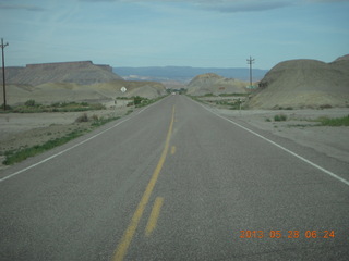 25 89u. Hanksville to Caineville