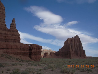 96 89u. Caineville Wash Road - Temples of the Moon and Sun