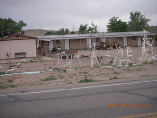 214 89u. Hanksville - roadside sculpture