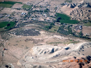 11 89v. aerial - Hanksville