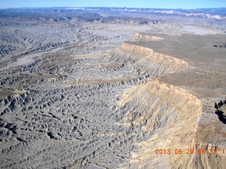16 89v. aerial - Hanksville to Capitol Reef