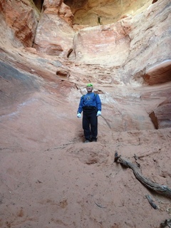 44 8gv. Cave Valley hike - our echo cave - Adam
