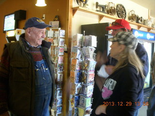 210 8gv. Triangle Airpark - Rosie's Den Cafe - Bruce and his friend there