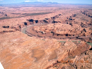35 8md. aerial - Lake Powell