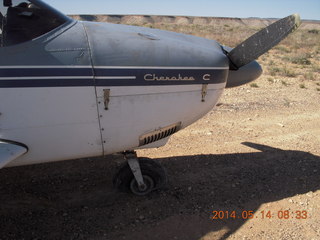 48 8me. sand wash n8377w - flat tire