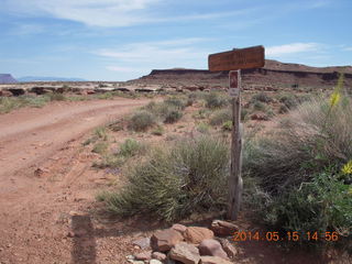 271 8mf. Canyonlands National Park - Lathrop hike - sign