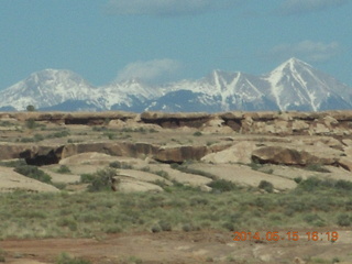 327 8mf. Canyonlands National Park - White Rim Road drive - LaSalle Mountains