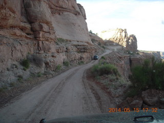 410 8mf. Canyonlands National Park - Shaefer switchbacks drive