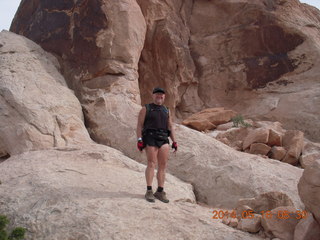 70 8mg. Arches National Park - Devil's Garden hike - Adam on Dark Angel