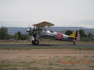 154 8mh. Mack Mesa airport - Stearman