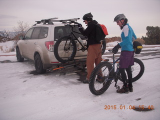 132 8v4. Dead Horse Point - super-sized tires on a bicycle
