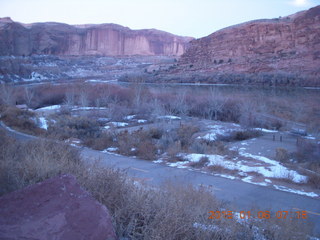 3 8v6. Porcupine Rim mountain-biking trail hike