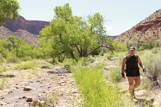 294 8zv. Beaver Creek Canyon hike - Adam