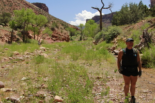 329 8zv. Beaver Creek Canyon hike - Adam