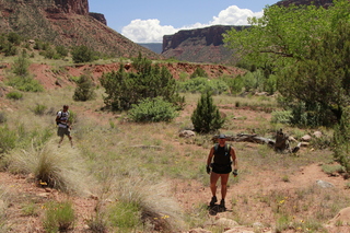 331 8zv. Beaver Creek Canyon hike - Adam