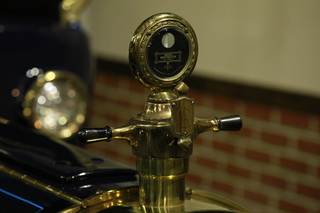 339 8zv. Gateway car museum - radiator temperature motometer