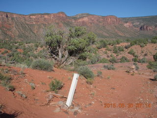 56 8zw. Gateway hike - trail marker next to the cairn