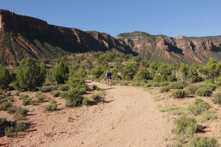 383 8zw. drive to Calamity Mine - Adam running (back)