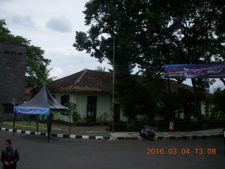 61 994. Indonesia - bus ride to Borabudur