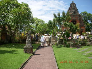 133 99d. Indonesia - Bali - temple at Klungkung